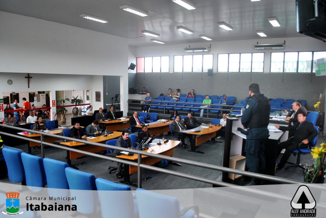 COMANDANTE DO 3º BPM FAZ EXPLANAÇÃO SOBRE O TRABALHO DESENVOLVIDO PELA POLÍCIA MILITAR EM ITABAIANA