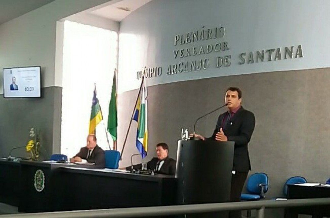 Paralisação do transporte escolar é tema de discussão dos parlamentares