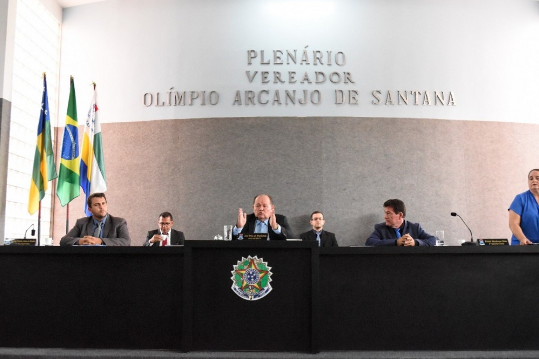 Vereadores de oposição se ausentam do Plenário durante a sessão do dia 16/11 para não votarem a Lei Orçamentária do município de Itabaiana.